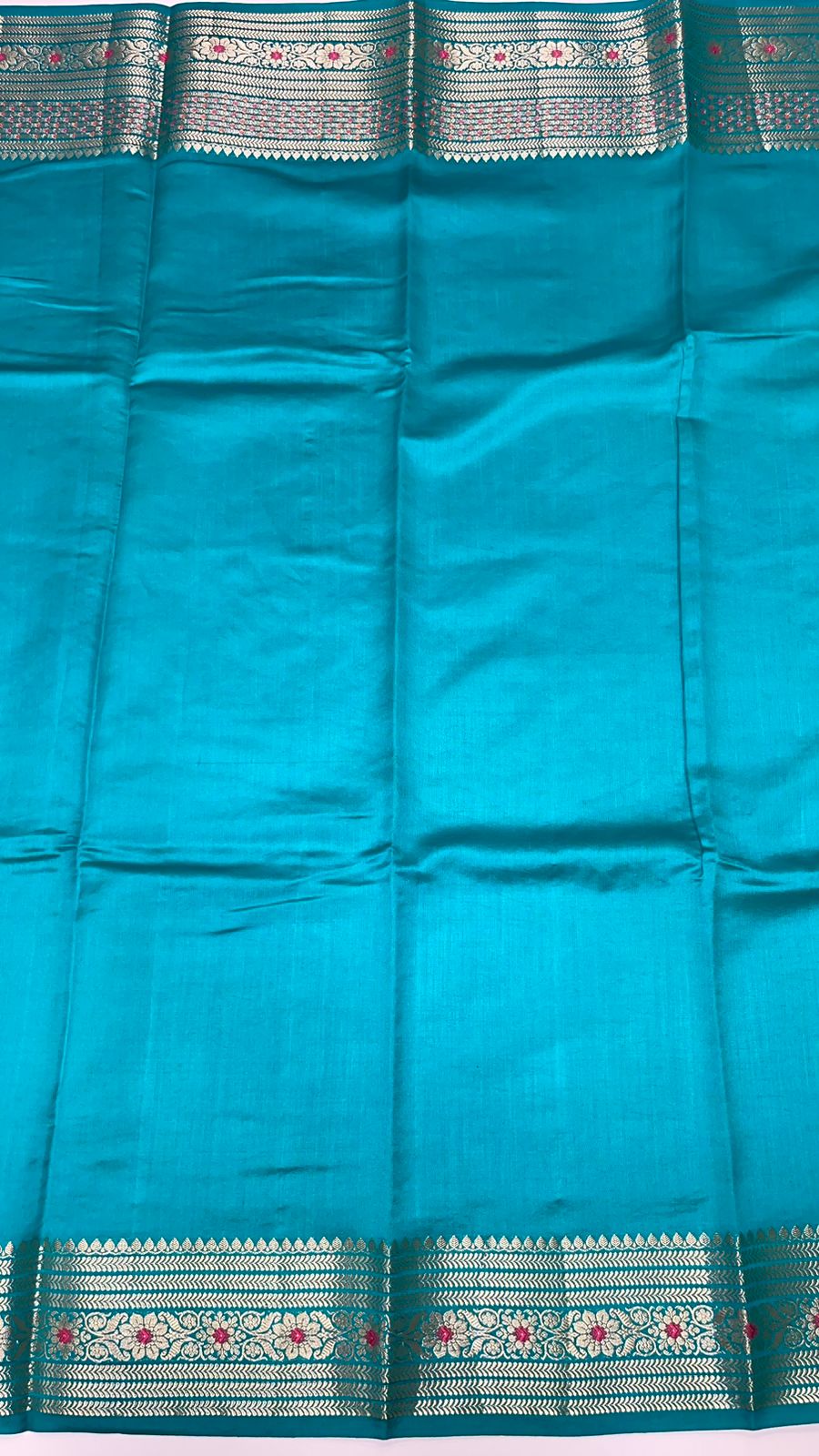 Oceanic Elegance: Faishana's Pure Silk Handloom Sea Green Pure Chiniya Silk Tilfi Zari Jaal Zig-Zag Saree with Minakari Zari Border with Sea Green Blouse Piece