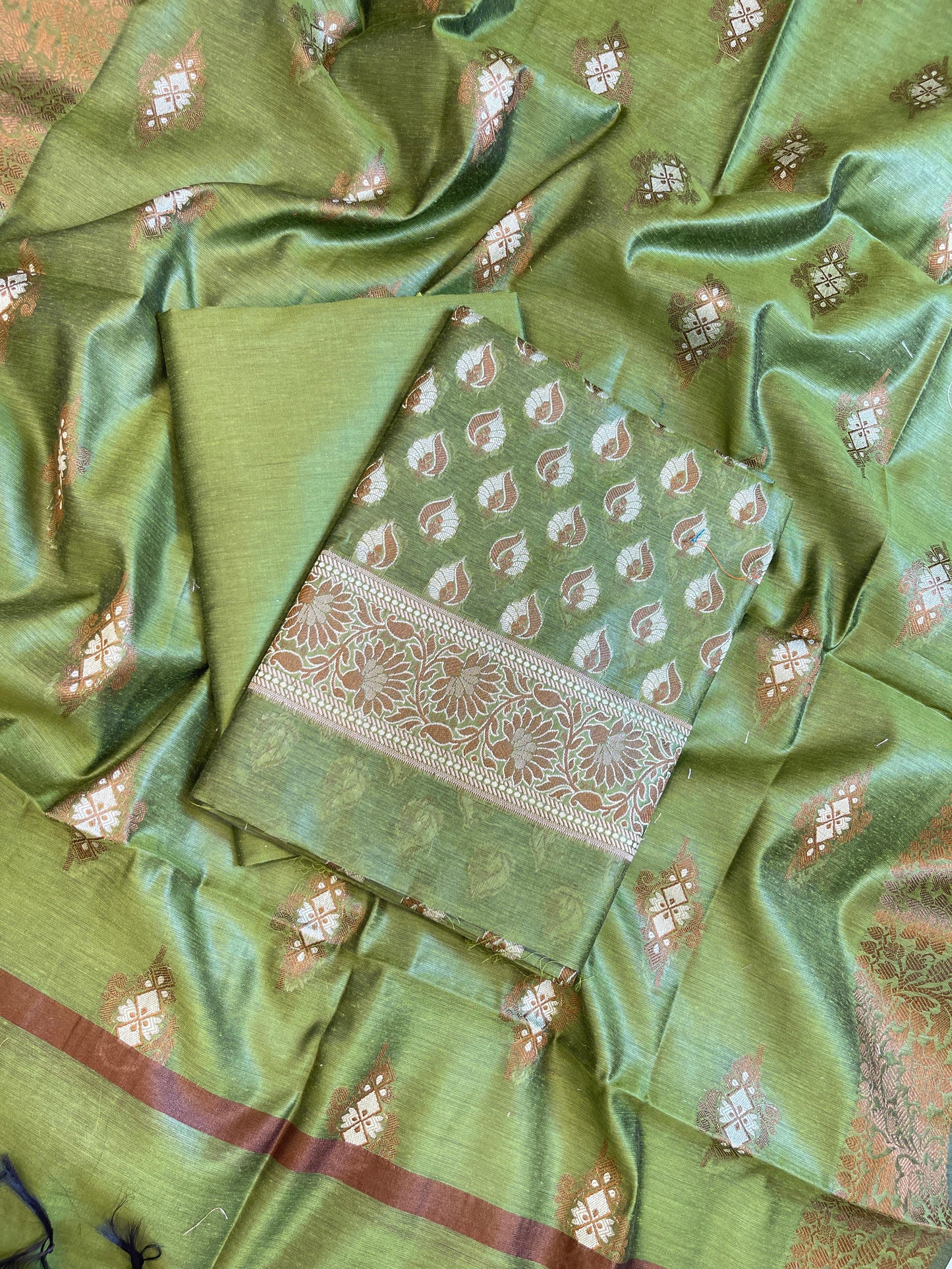 Green Cotton Floral Resham Mina Booti Banarasi 3 pcs Suit Set 700AJ_CT2