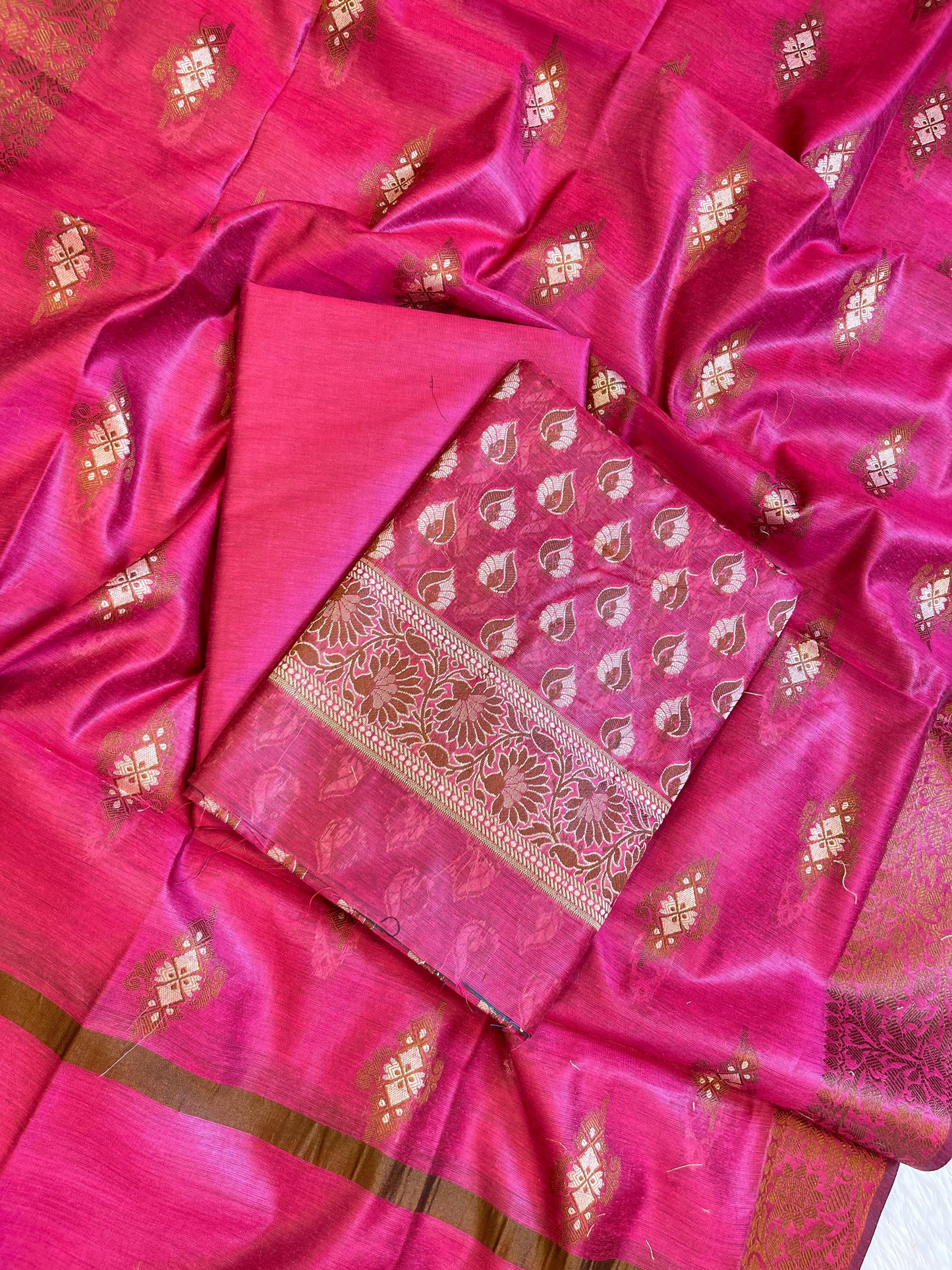 Magenta Cotton Floral Resham Mina Booti Banarasi 3 pcs Suit Set 700AJ_CT3