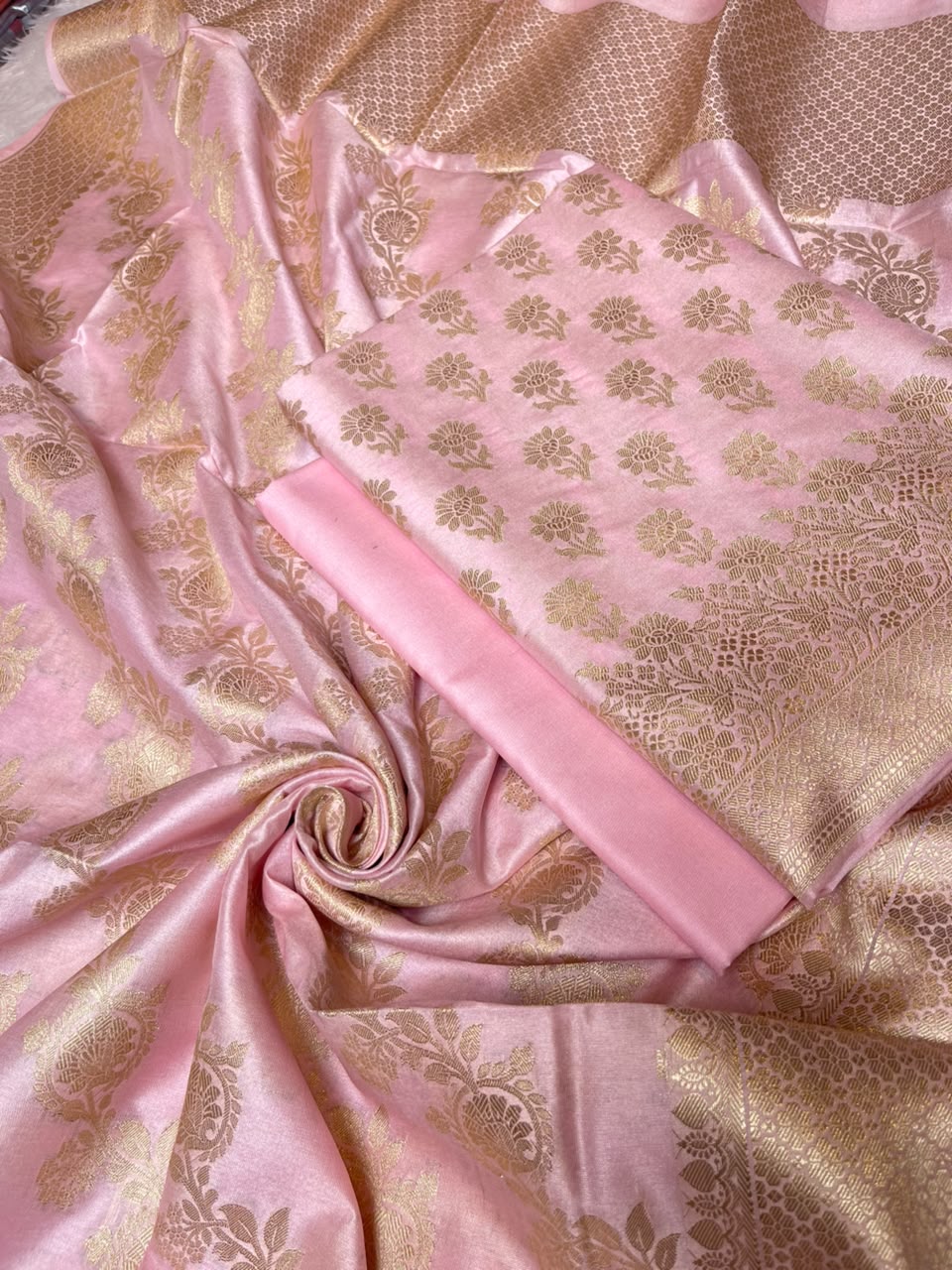 Baby Pink Cotton Silk Floral Zari Booti Banarasi Suit with Leheriya Zari Jaal Dupatta 700ARS_TPS3