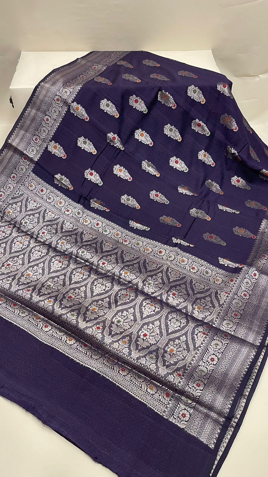 Royal Elegance: Faishana Pure Silk Handlom Navy Blue Munga Silk Zari Mina Booti Saree with Minakari Jaal Anchal Zari Border Paired with a Matching Blouse Piece
