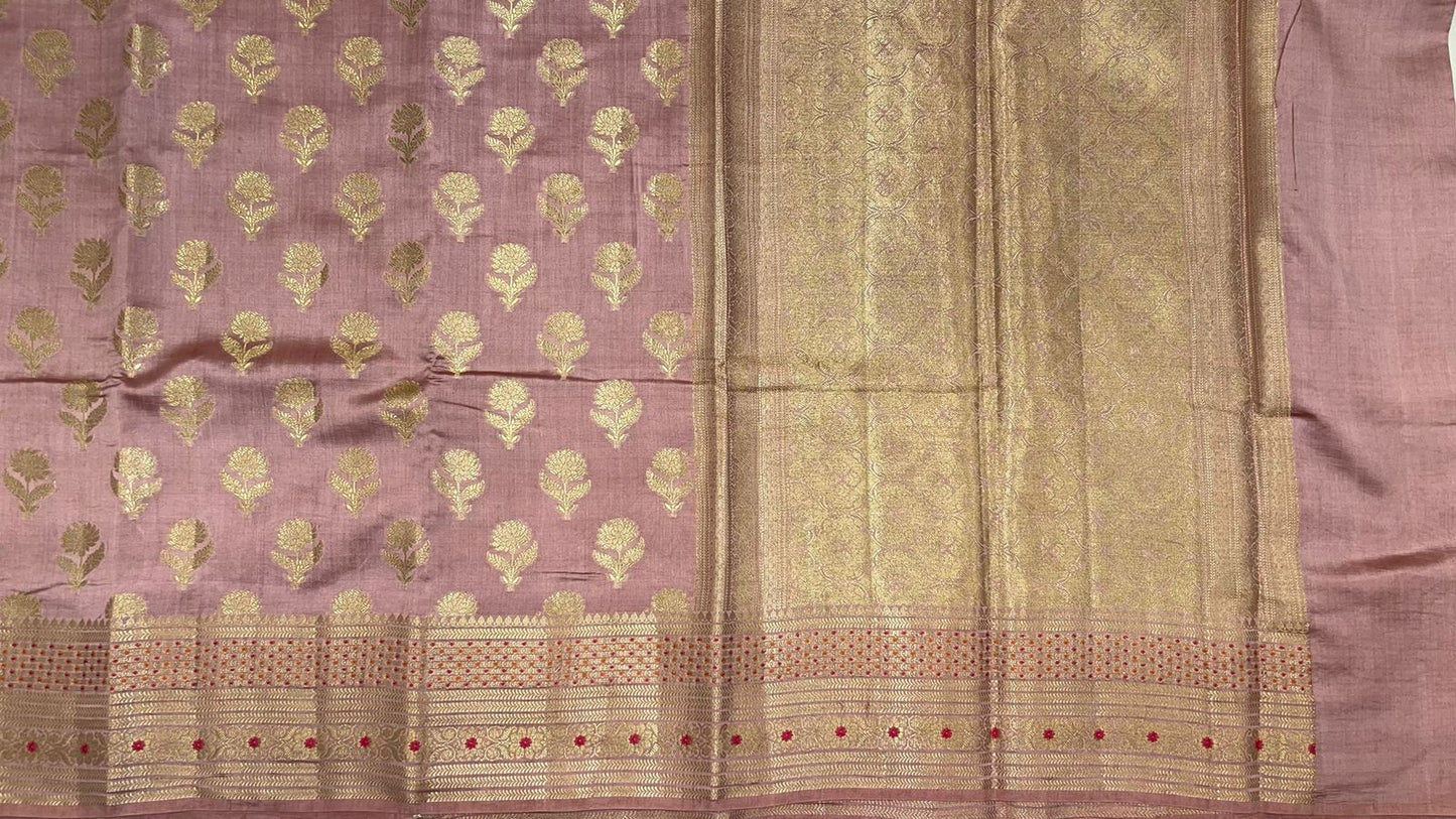Regal Elegance: Faishana's Pure Silk Handloom Muave Chiniya Silk Gold Floral Zari Booti with Minakari Zari Border Saree and Mauve Blouse