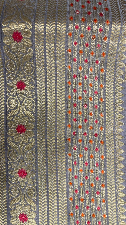 Exquisite Elegance: Faishana's Pure Silk Handloom Grey Chiniya Silk with Gold Zari Floral Booti & Grey Blouse