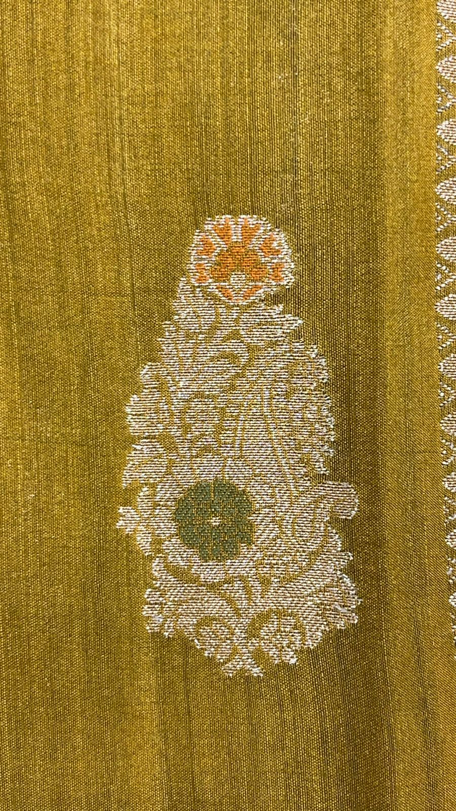 Enchanting Elegance: Faishana Pure Silk Handloom Olive Green Munga Silk Zari Minakari Jaal Anchal Saree with Banarasi Minakari Zari Border by an Olive Green Blouse Piece