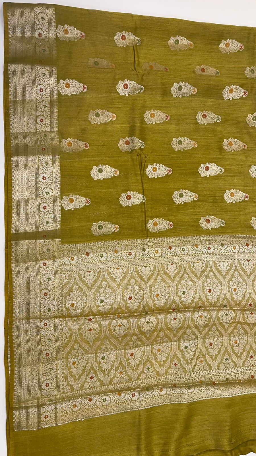 Enchanting Elegance: Faishana Pure Silk Handloom Olive Green Munga Silk Zari Minakari Jaal Anchal Saree with Banarasi Minakari Zari Border by an Olive Green Blouse Piece