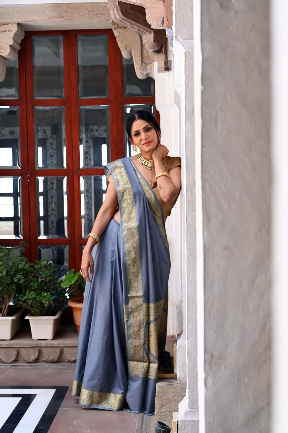 Faishana Presents Grey Valkalam Katan Silk Zari Plain Anchal Zari Border Banarasi Saree