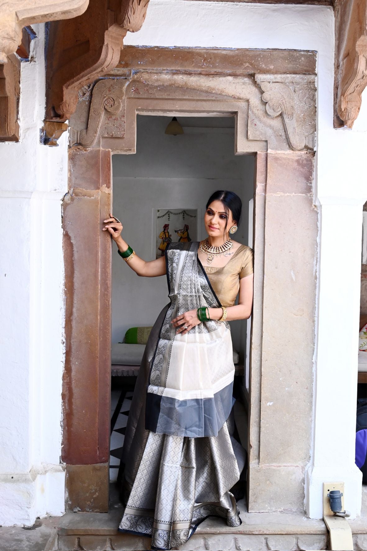 Faishana Presents Silver Zari Kanchi Silk Brocade Contrast Silver Jamawar Border Banarasi Saree