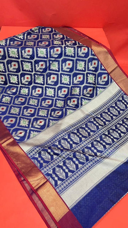 Blue Cotton Blend Banarasi Sarees For Women GEASF_772