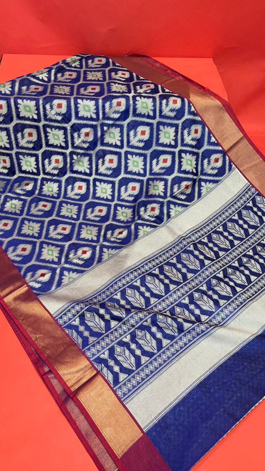 Blue Cotton Blend Banarasi Sarees For Women GEASF_772