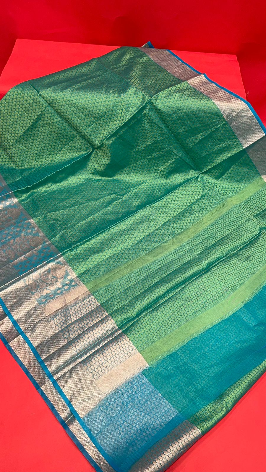 Green Tanchoi Banarasi Sarees For Women GEBC14