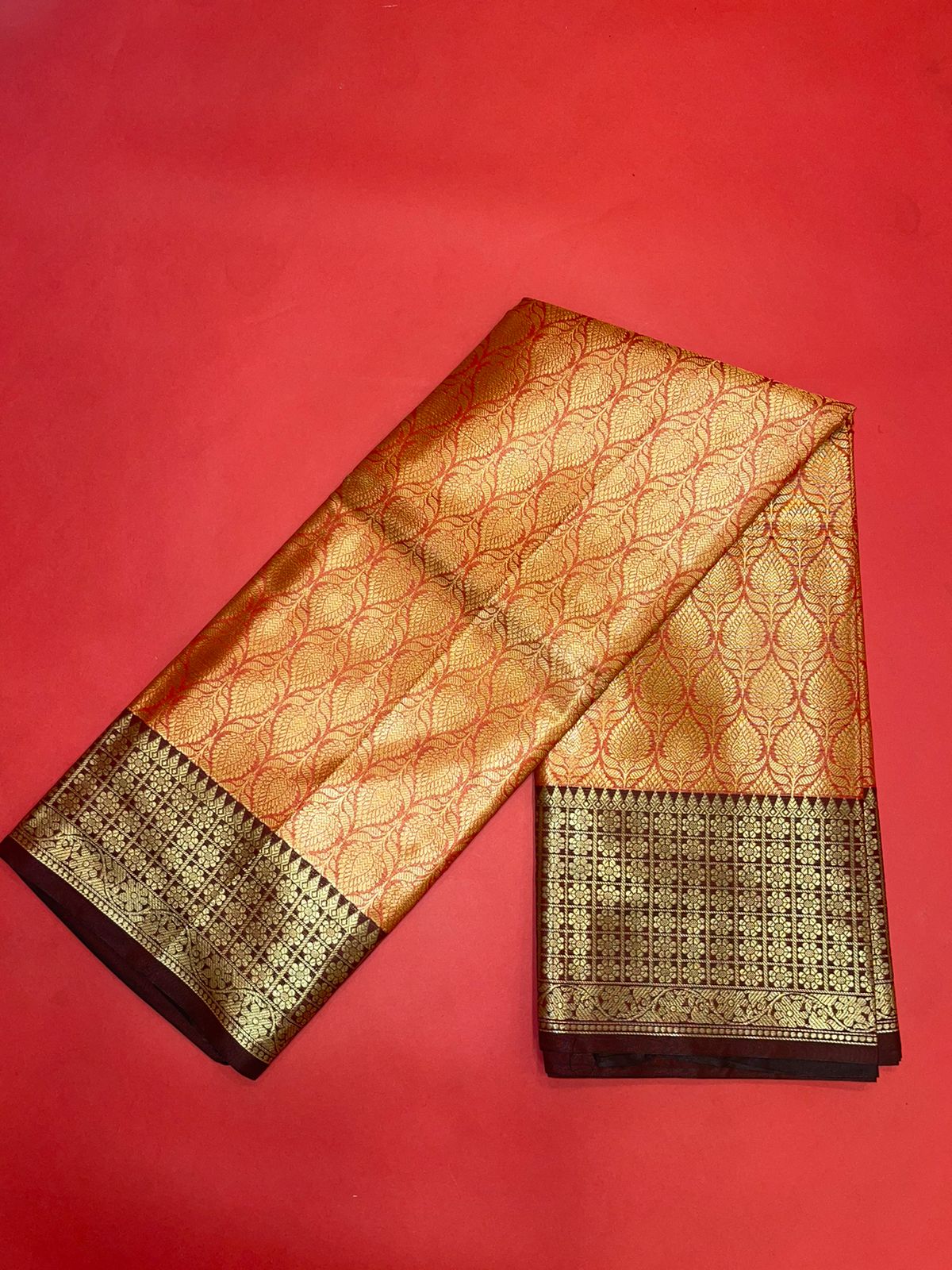Faishana Presents Red Zari Kanchi Silk Brocade Contrast Deep Maroon Zari Pattu Border Banarasi Saree