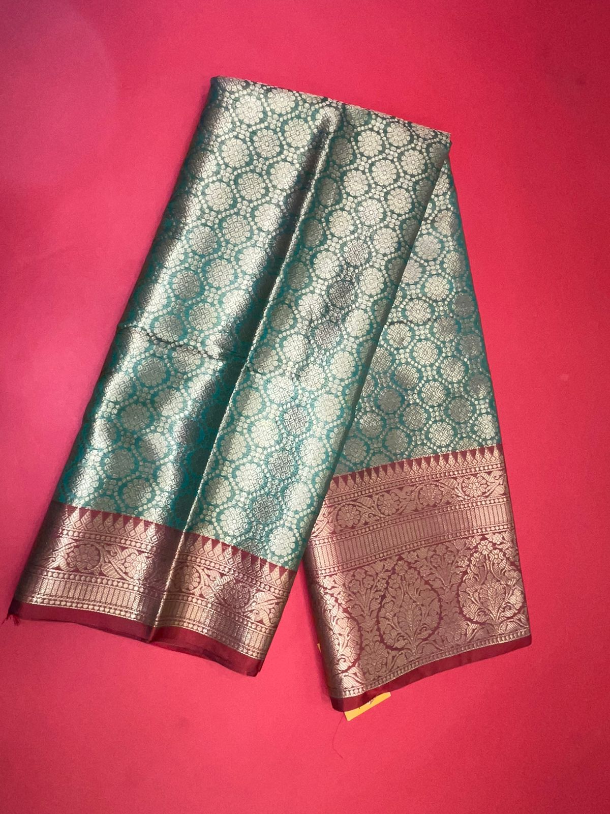 Faishana Presents Green Zari Kanchi Silk Brocade Contrast Maroon Zari Pattu Border Banarasi Saree