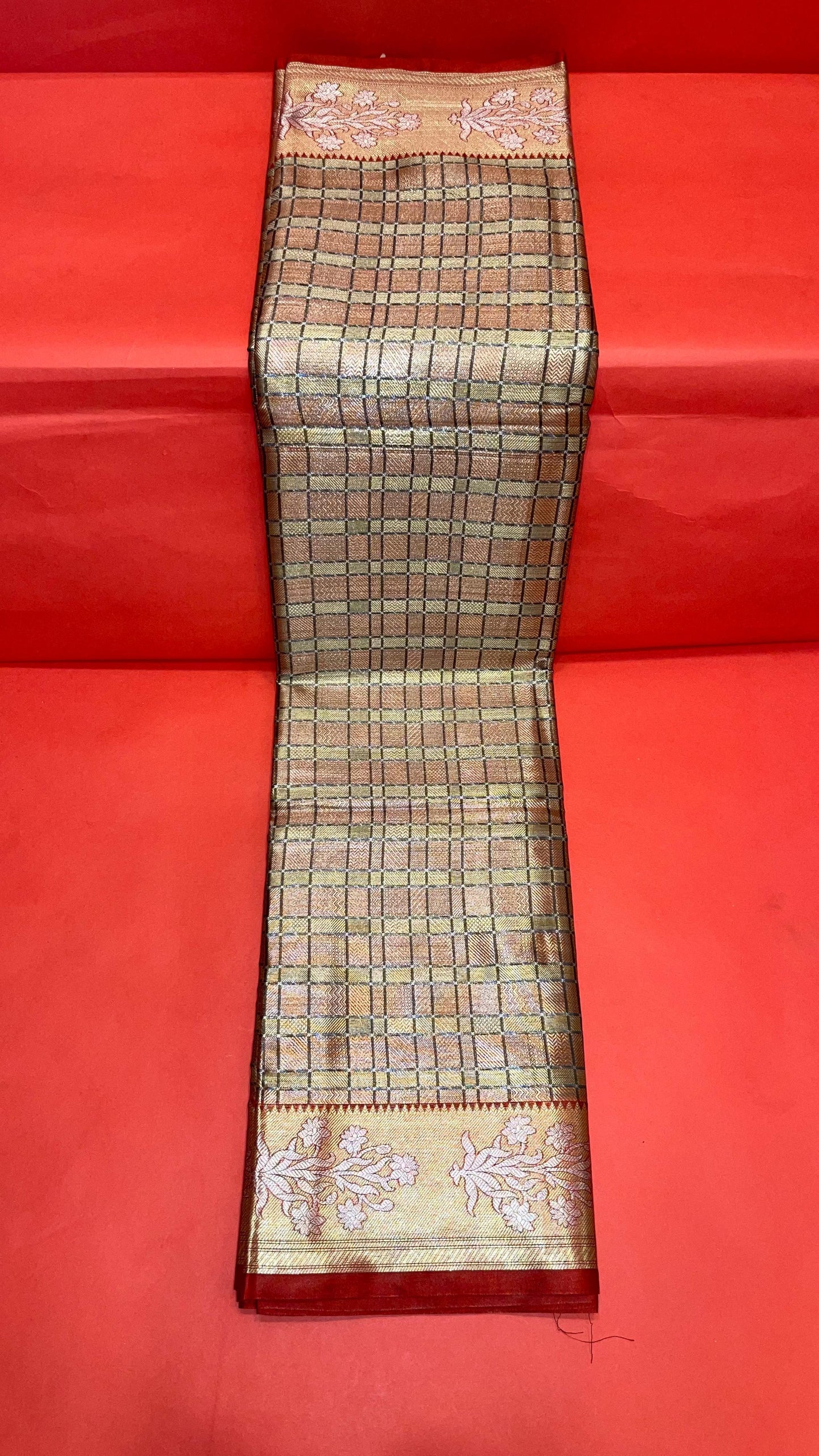 Faishana Presents Brown Antique Kanchi Zari Brocade Contrast Meena Patta Border Banarasi Saree