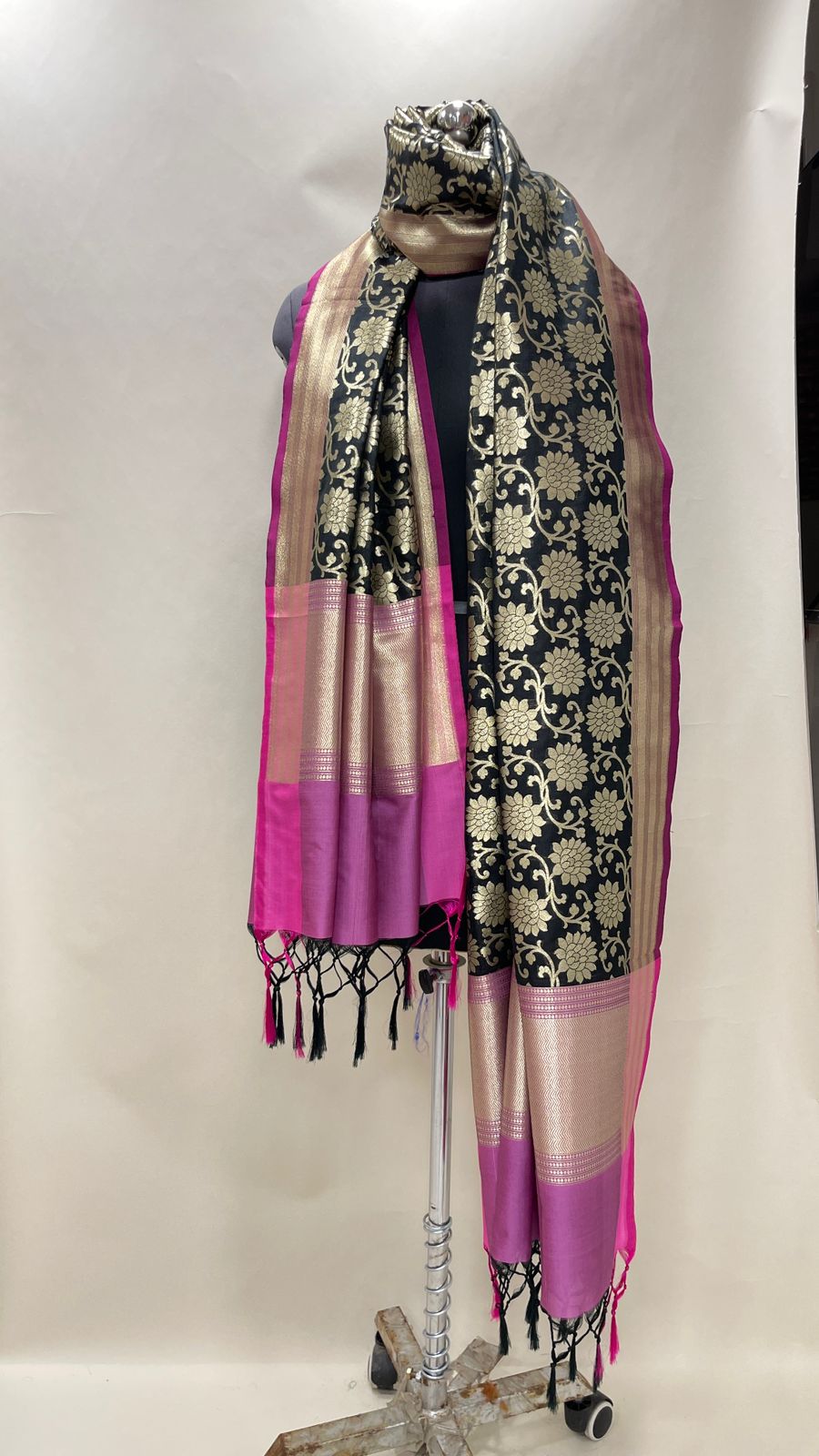 Faishana Presents Black Semi Katan Silk Tilfi Zari Floral Boota Jaal With Contrast Purple Zari Border Banarasi Dupatta