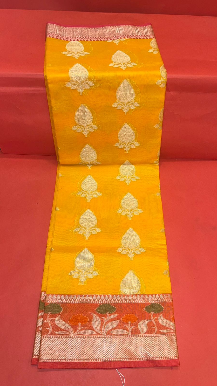 Faishana Presents Beige Woven Organza Pink Border With Pink Blouse Banarasi Saree