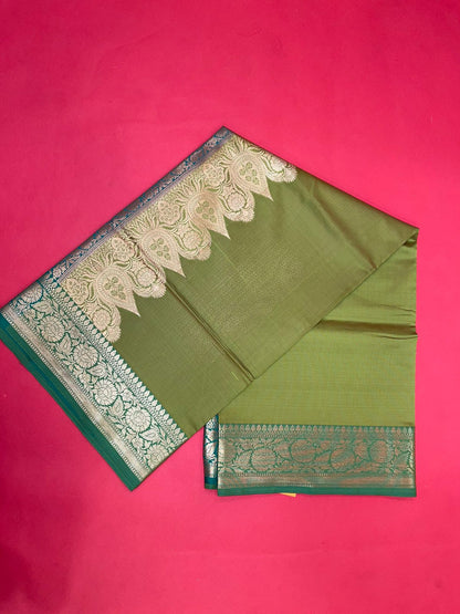 Faishana Presents Green Katan Silk Plain Zari Anchal With Contrast Green Zari Border Banarasi Saree