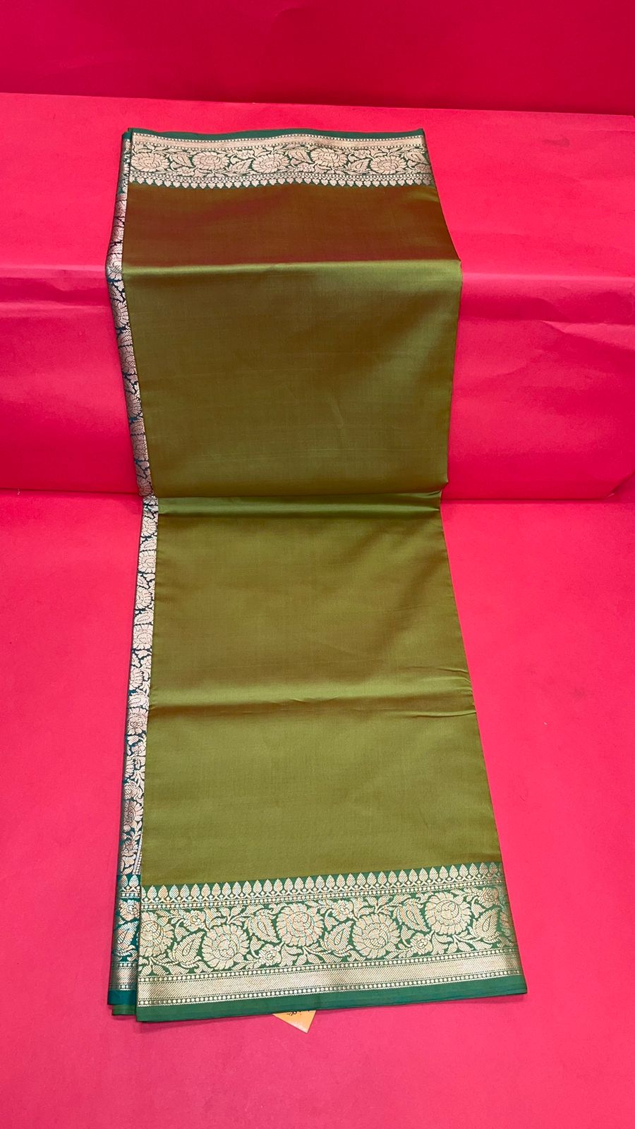Faishana Presents Green Katan Silk Plain Zari Anchal With Contrast Green Zari Border Banarasi Saree