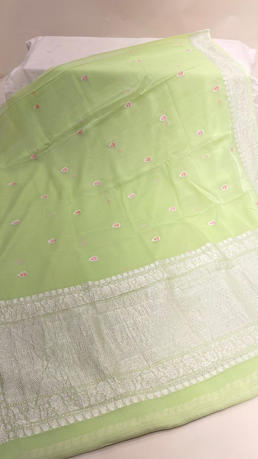Faishana Pure Silk Handloom Light Green Khaddi Georgette Kadhwa Meena Silver Booti Saree with Banarasi Silver Zari Border Saree