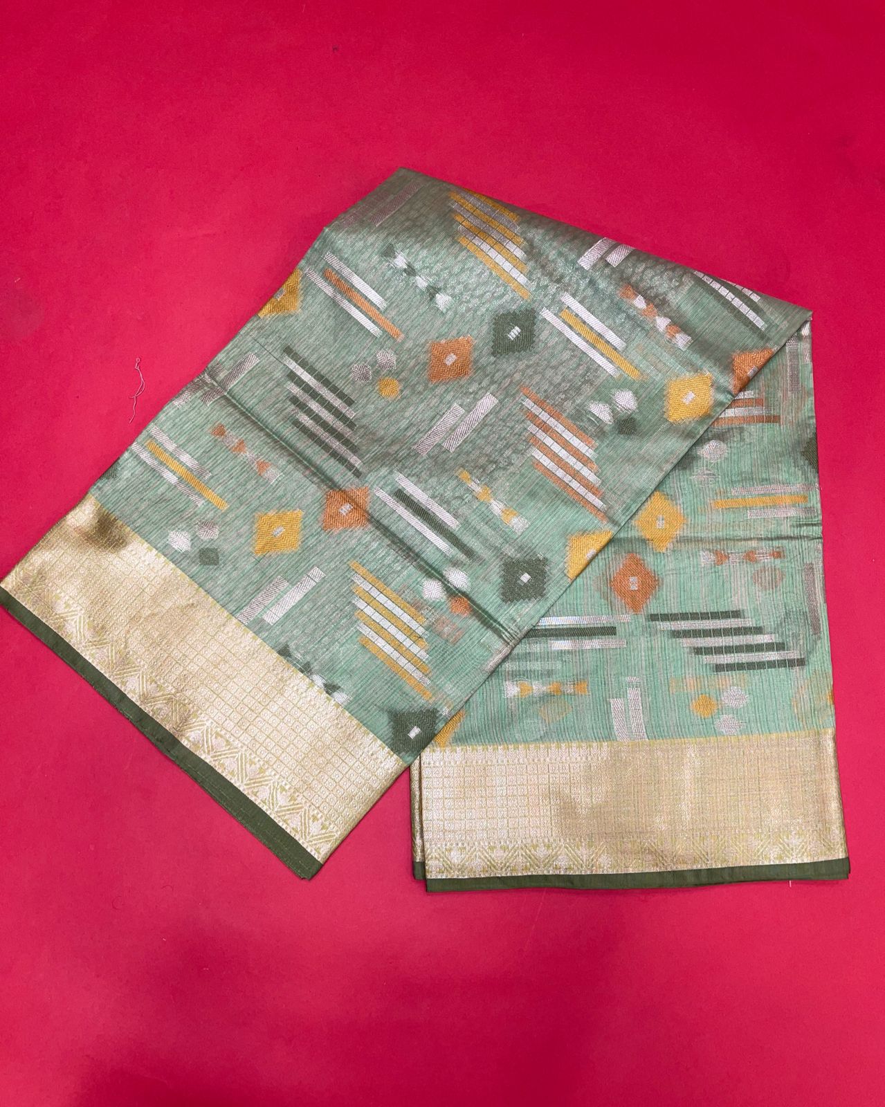 Faishana Presents Handwoven Pistachio Green Mulberry Silk Geometrical Motif Tilfi Zari Border With Parrot Green Blouse Banarasi Saree