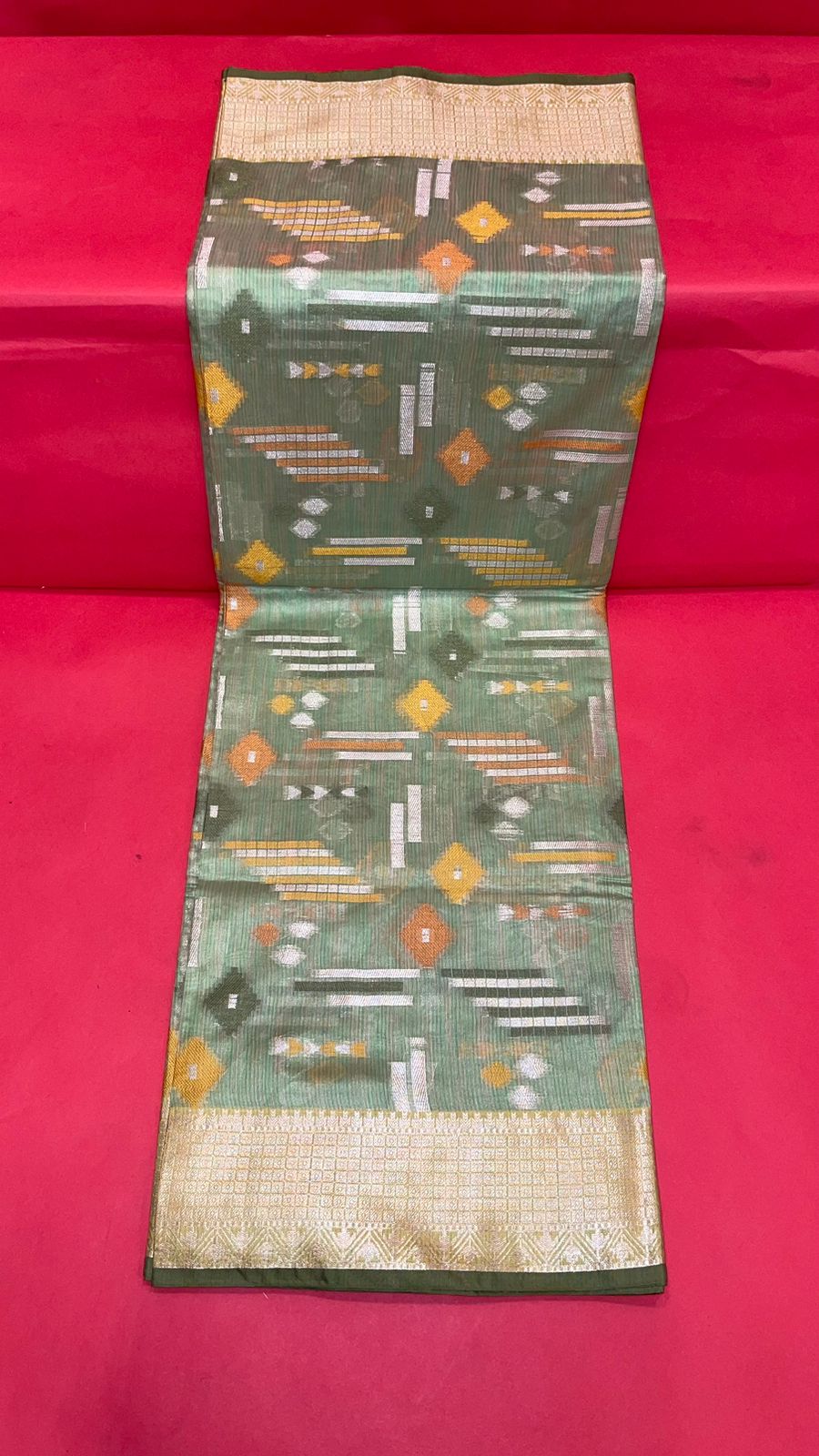 Faishana Presents Handwoven Pistachio Green Mulberry Silk Geometrical Motif Tilfi Zari Border With Parrot Green Blouse Banarasi Saree