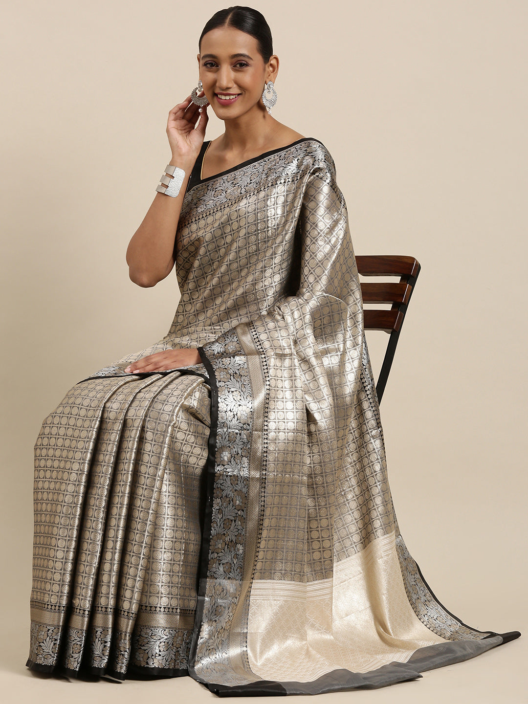 Black Kanchi Silk Banarasi Sarees For Women GEBE5