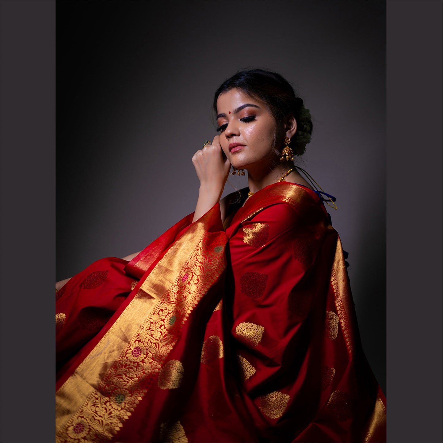 Faishana Presents Red Katan Silk Woven Gold Zari Meena Border Handloom Banarasi Saree With Maroon Blouse Piece
