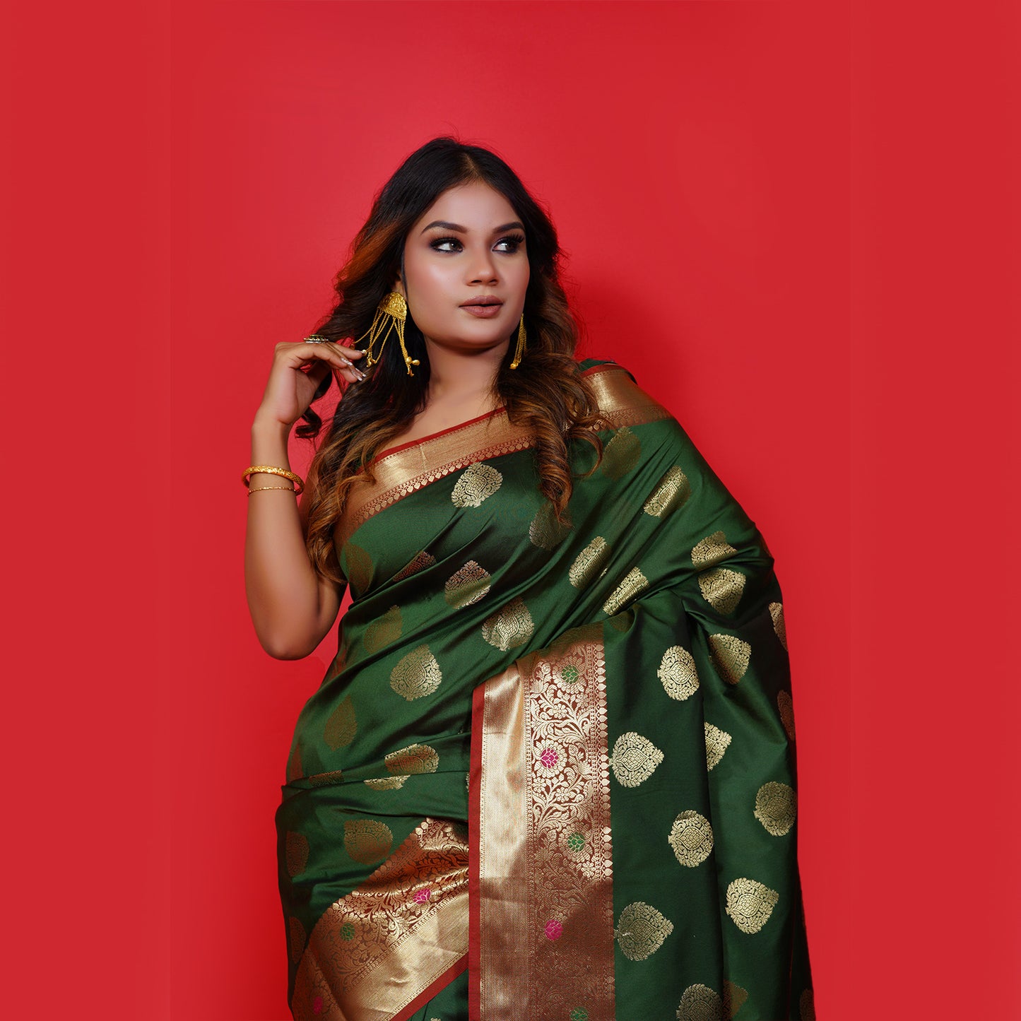 Faishana Presents Dark Green Katan Silk Woven Gold Zari Meena Border Handloom Banarasi Saree With Maroon Blouse Piece