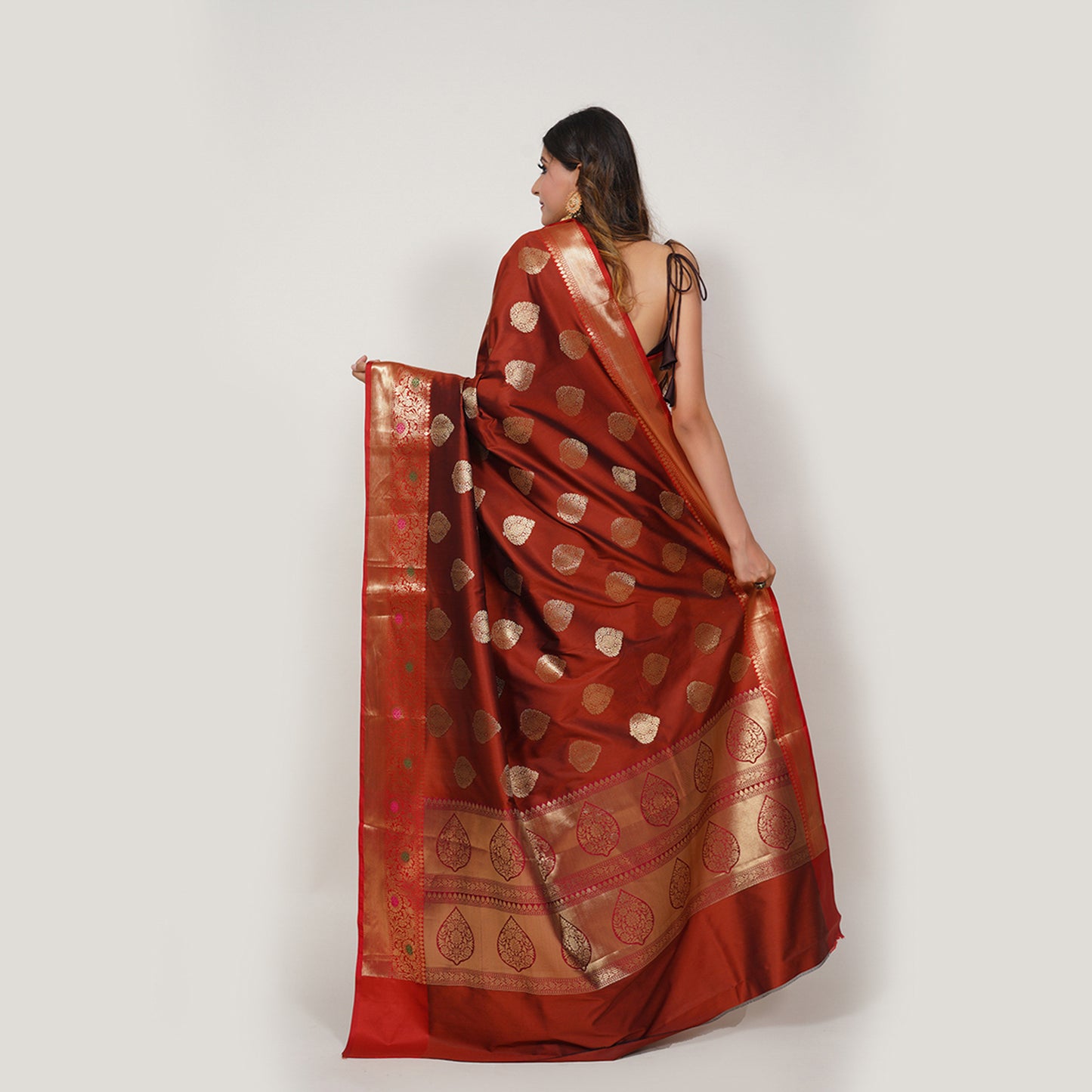 Faishana Presents Chestnut Brown Katan Silk Woven Gold Zari Meena Border Handloom Banarasi Saree With Maroon Blouse Piece