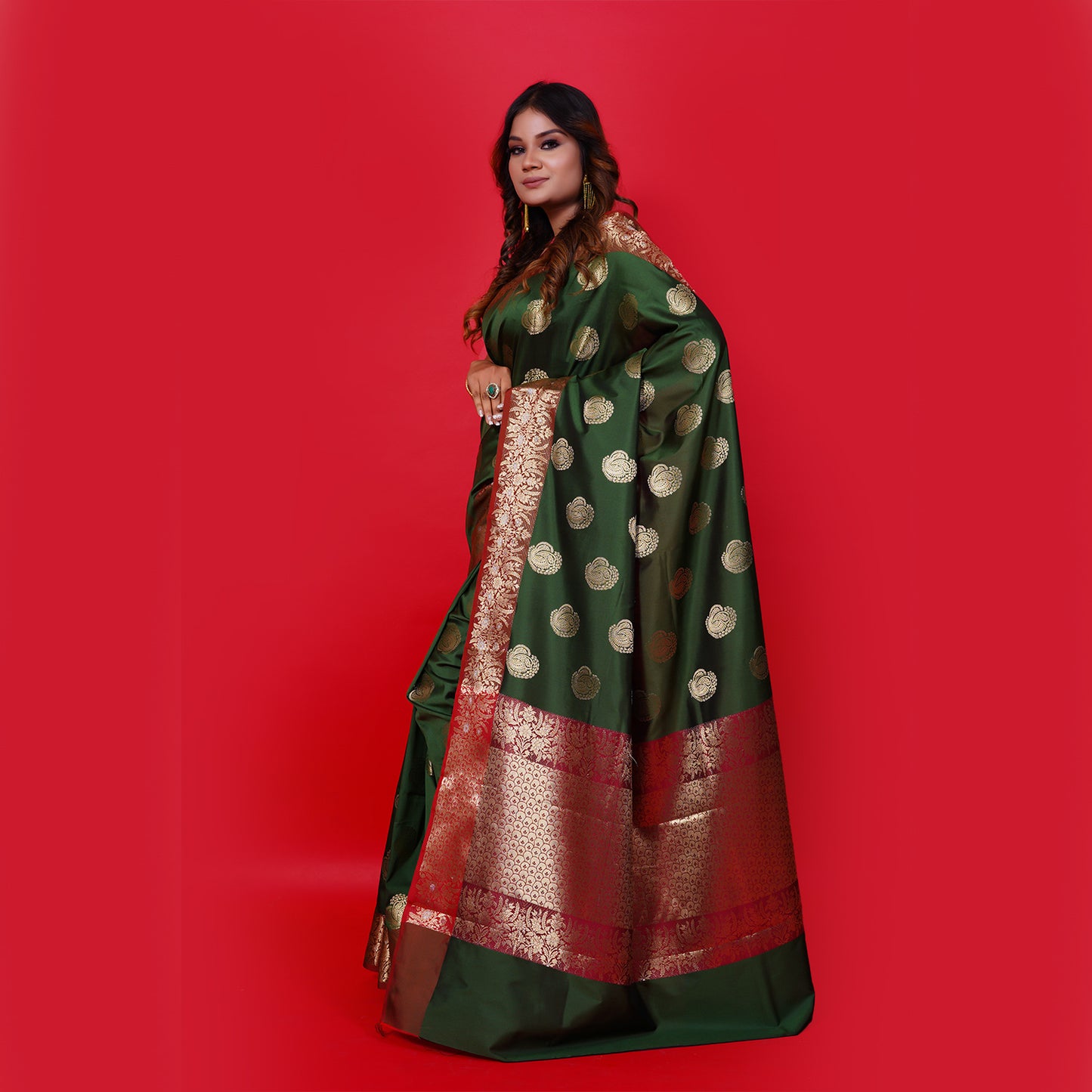 Faishana Presents Green Katan Silk Woven Gold Zari Silver Meena Border Handloom Banarasi Saree With Maroon Blouse Piece