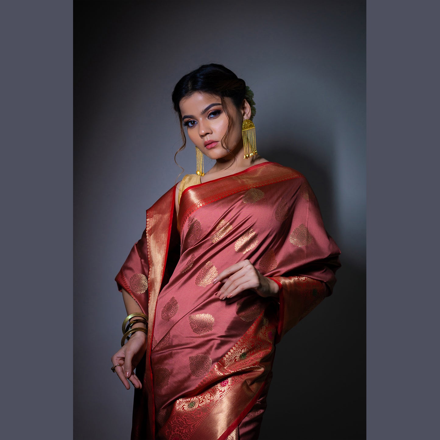 Faishana Presents Peach Katan Silk Woven Gold Zari Meena Border Handloom Banarasi Saree With Maroon Blouse Piece