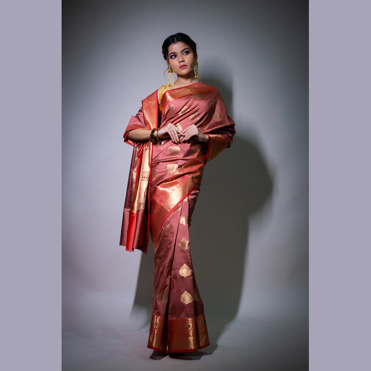 Faishana Presents Peach Katan Silk Woven Gold Zari Meena Border Handloom Banarasi Saree With Maroon Blouse Piece