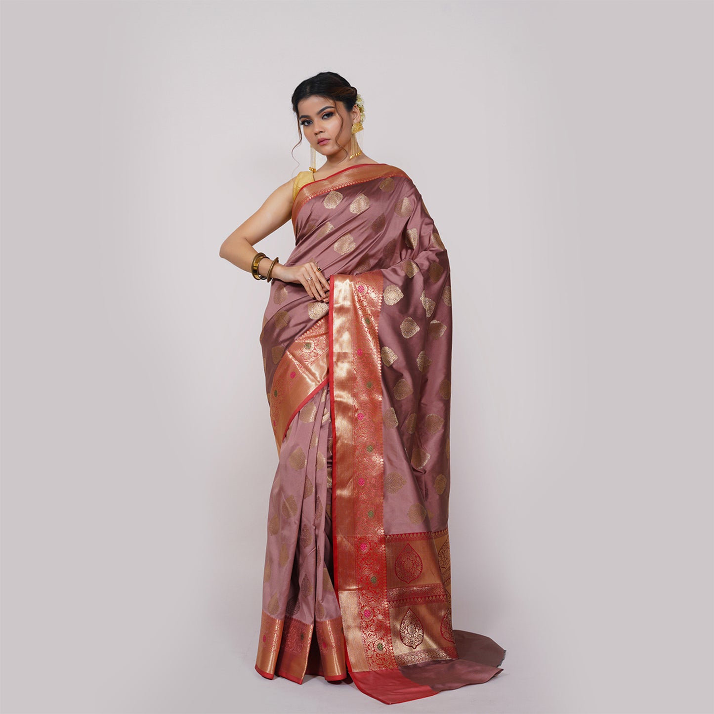 Faishana Presents Light Mauve Katan Silk Woven Gold Zari Meena Border Handloom Banarasi Saree With Maroon Blouse Piece