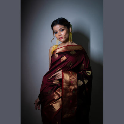 Faishana Presents Dark Brown Katan Silk Woven Gold Zari Meena Border Handloom Banarasi Saree With Maroon Blouse Piece