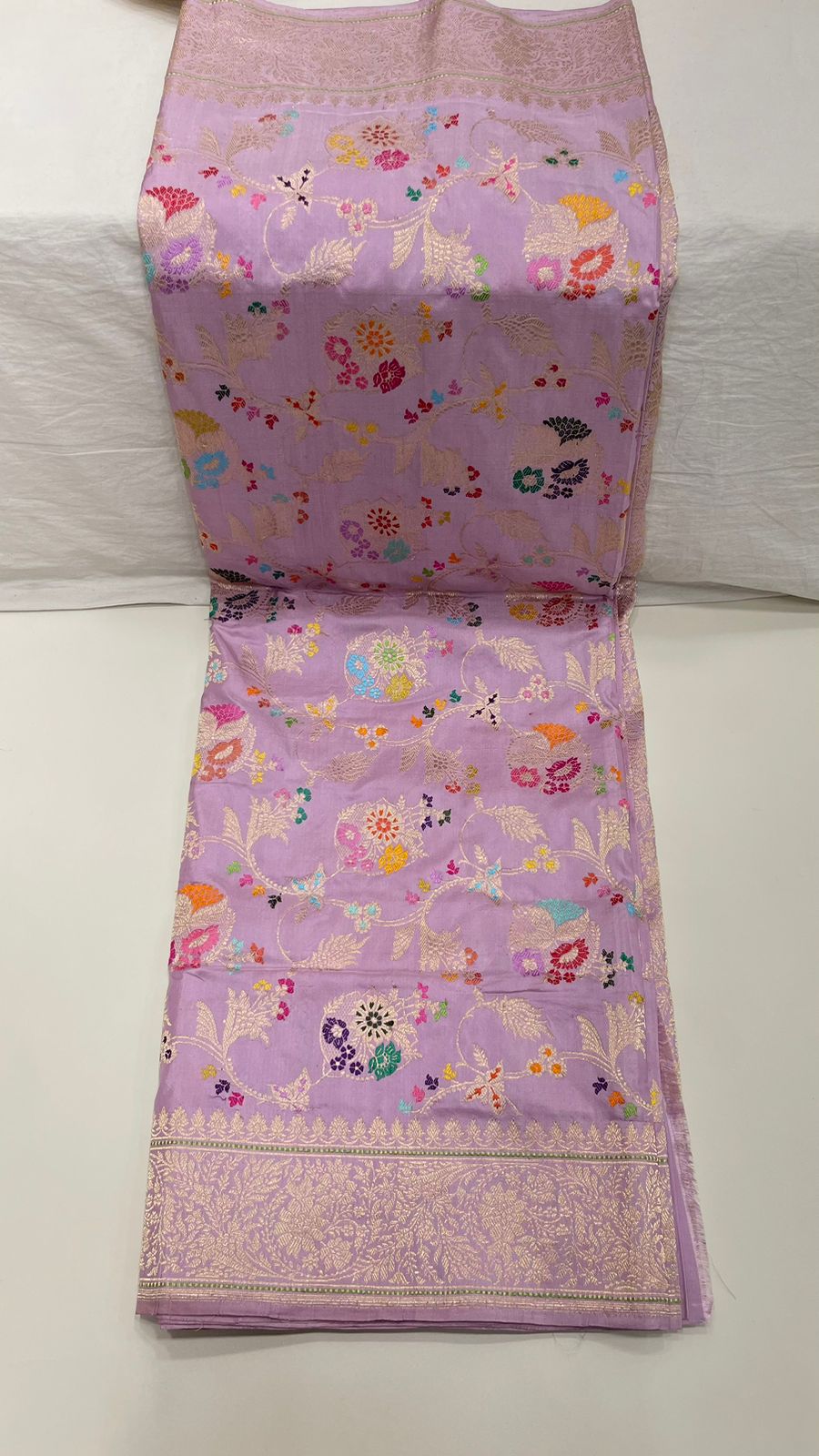 Enchanting Elegance: Faishana's Pure Handloom Katan Silk in Light Purple Meenakari Kadhwa Floral Jangla Booti Kadhwa Border and matching Purple Blouse