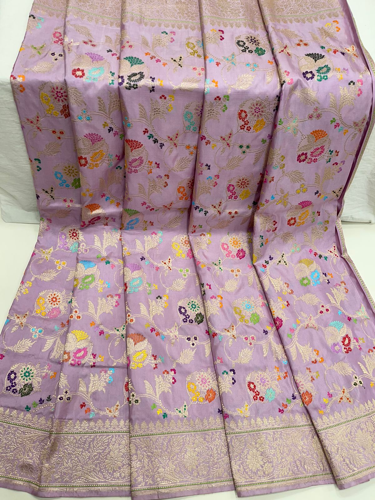 Enchanting Elegance: Faishana's Pure Handloom Katan Silk in Light Purple Meenakari Kadhwa Floral Jangla Booti Kadhwa Border and matching Purple Blouse