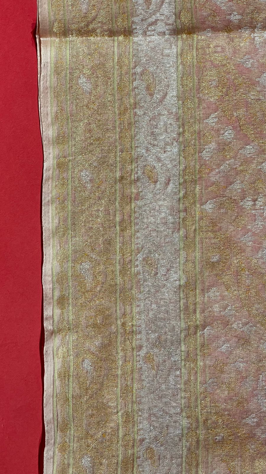 Faishana Pure Silk Handloom Kora Organza Real Zari Kadhwa Aada Booti with Beige Kadhwa Blouse Banarasi Saree