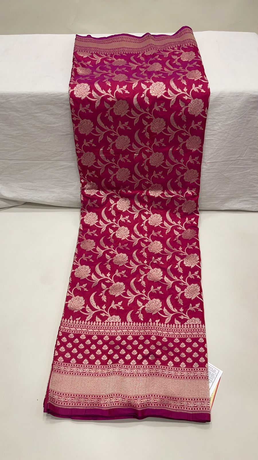 Faishana Pure Silk Handloom Magenta Uppada Light Gold Kadhwa Floral Zari Jaal with Kadhwa weave Pallu Border and Magenta Kadhwa Blouse Saree