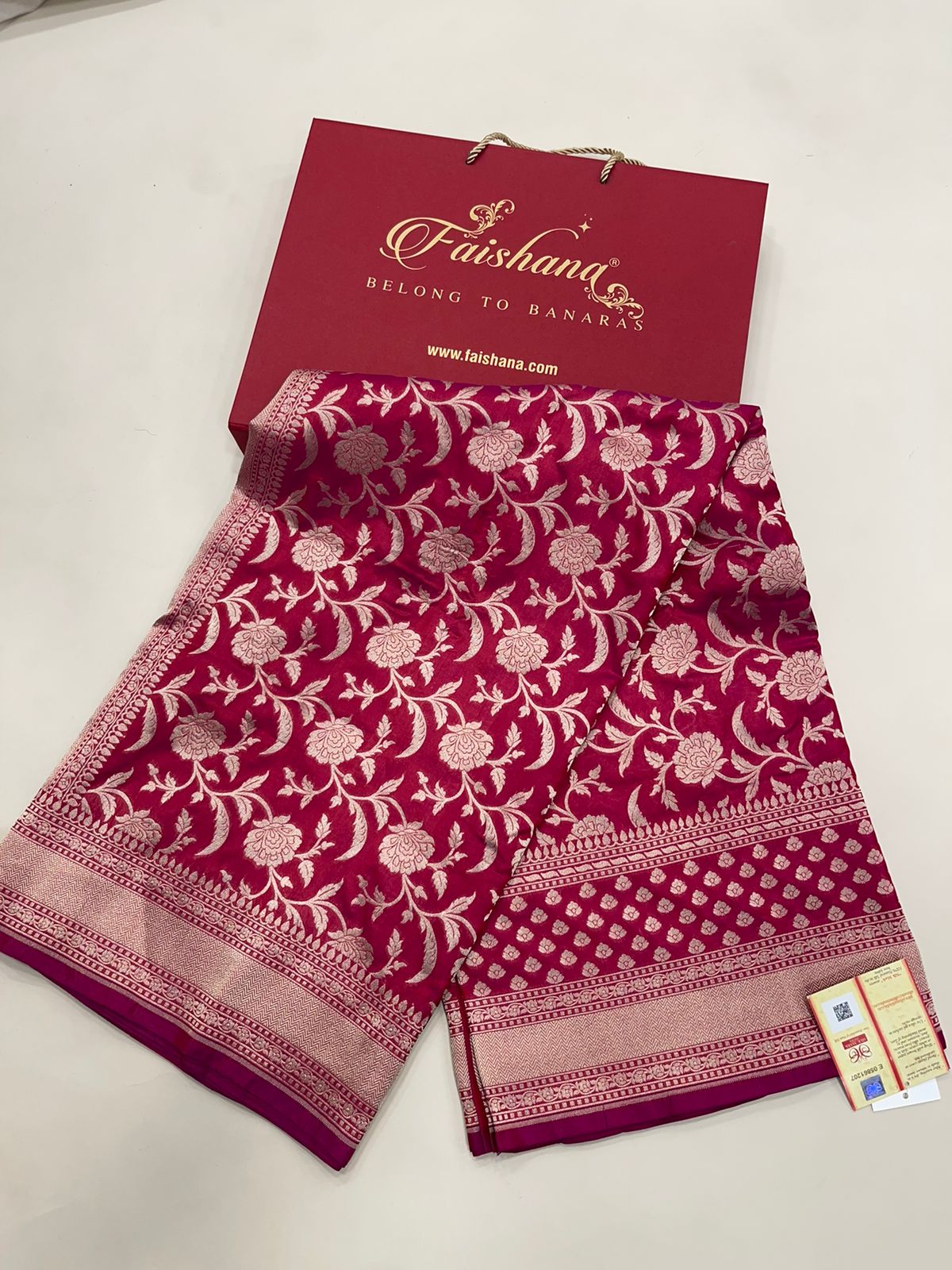 Faishana Pure Silk Handloom Magenta Uppada Light Gold Kadhwa Floral Zari Jaal with Kadhwa weave Pallu Border and Magenta Kadhwa Blouse Saree
