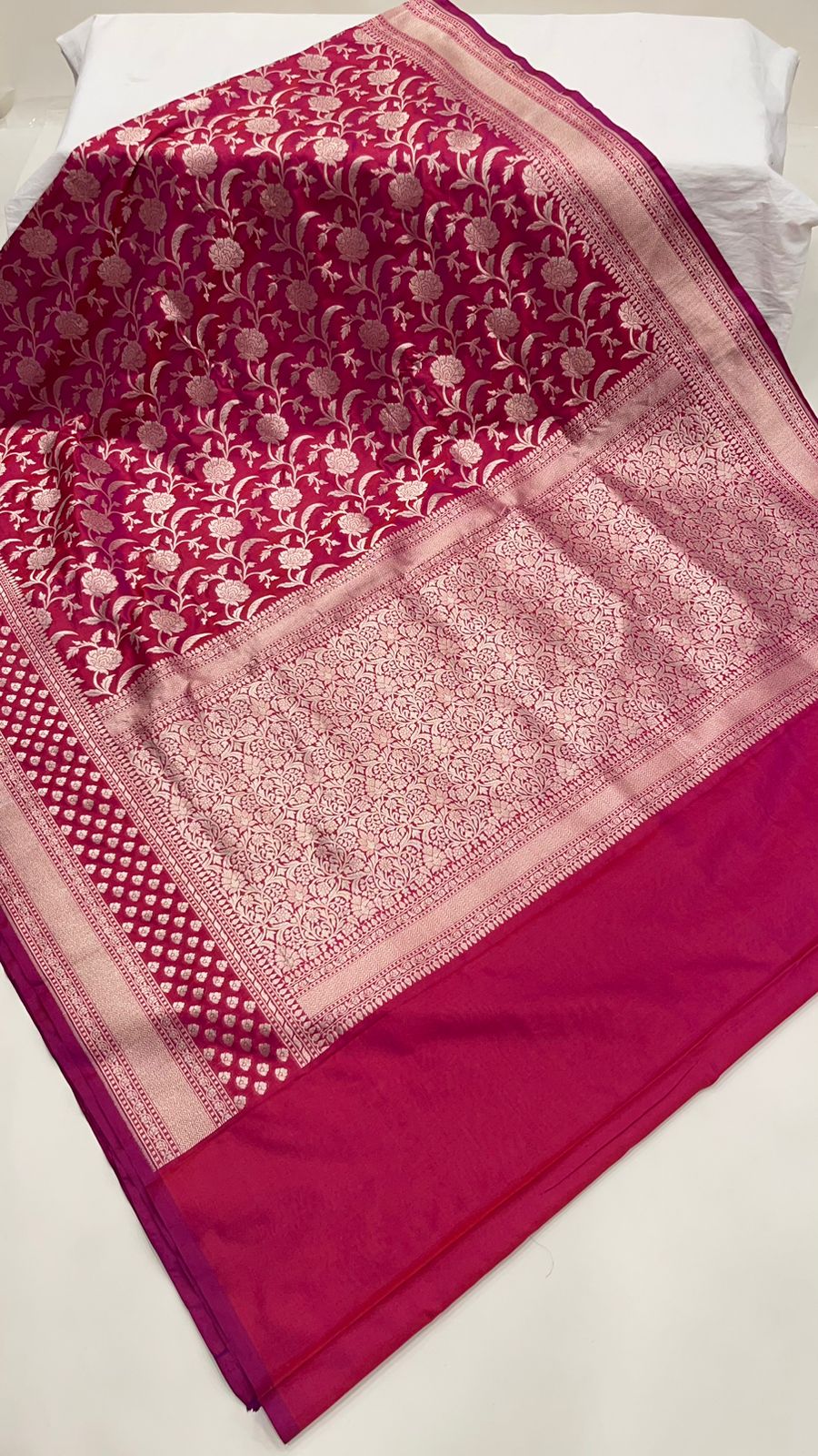 Faishana Pure Silk Handloom Magenta Uppada Light Gold Kadhwa Floral Zari Jaal with Kadhwa weave Pallu Border and Magenta Kadhwa Blouse Saree