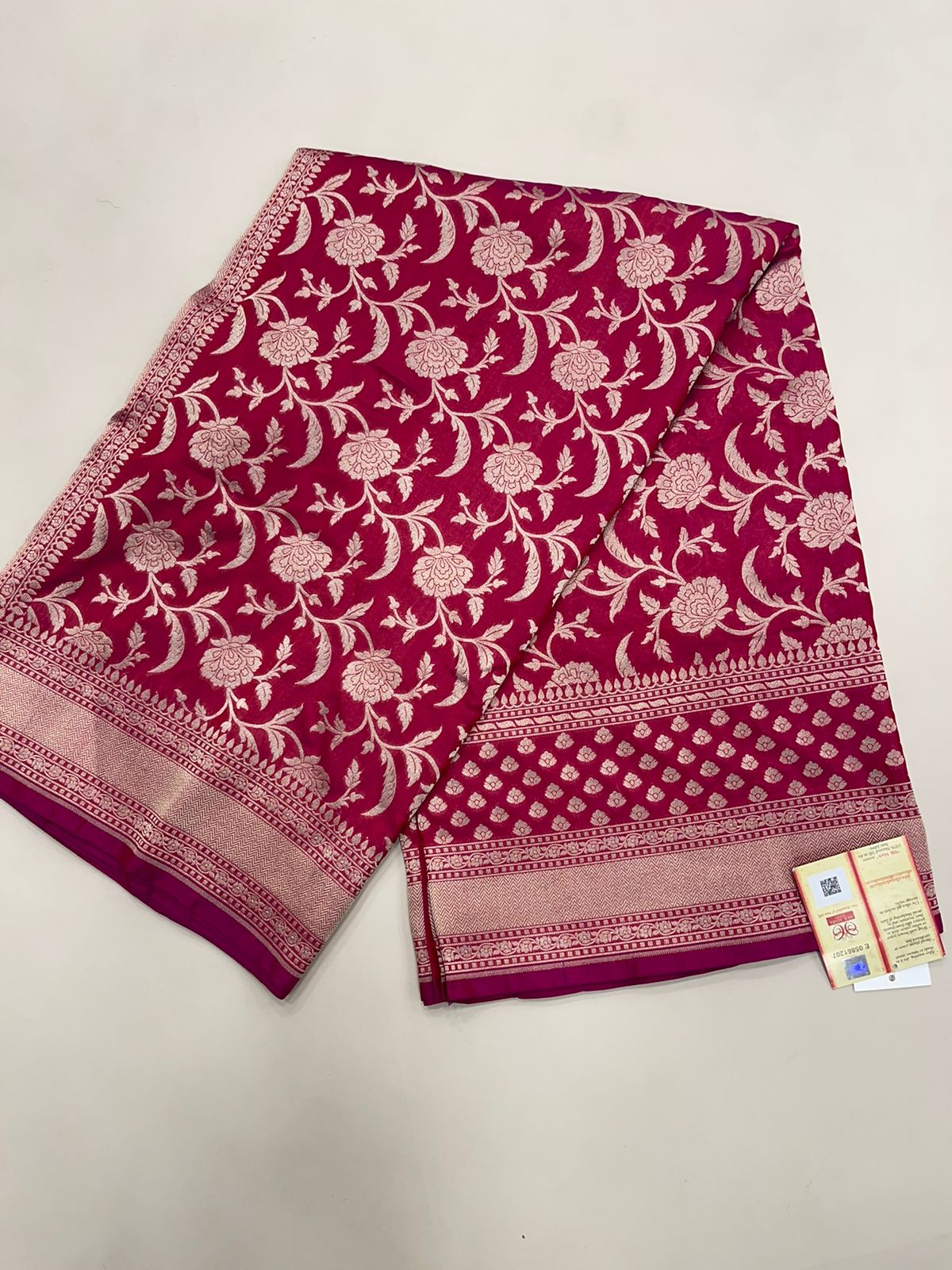 Faishana Pure Silk Handloom Magenta Uppada Light Gold Kadhwa Floral Zari Jaal with Kadhwa weave Pallu Border and Magenta Kadhwa Blouse Saree