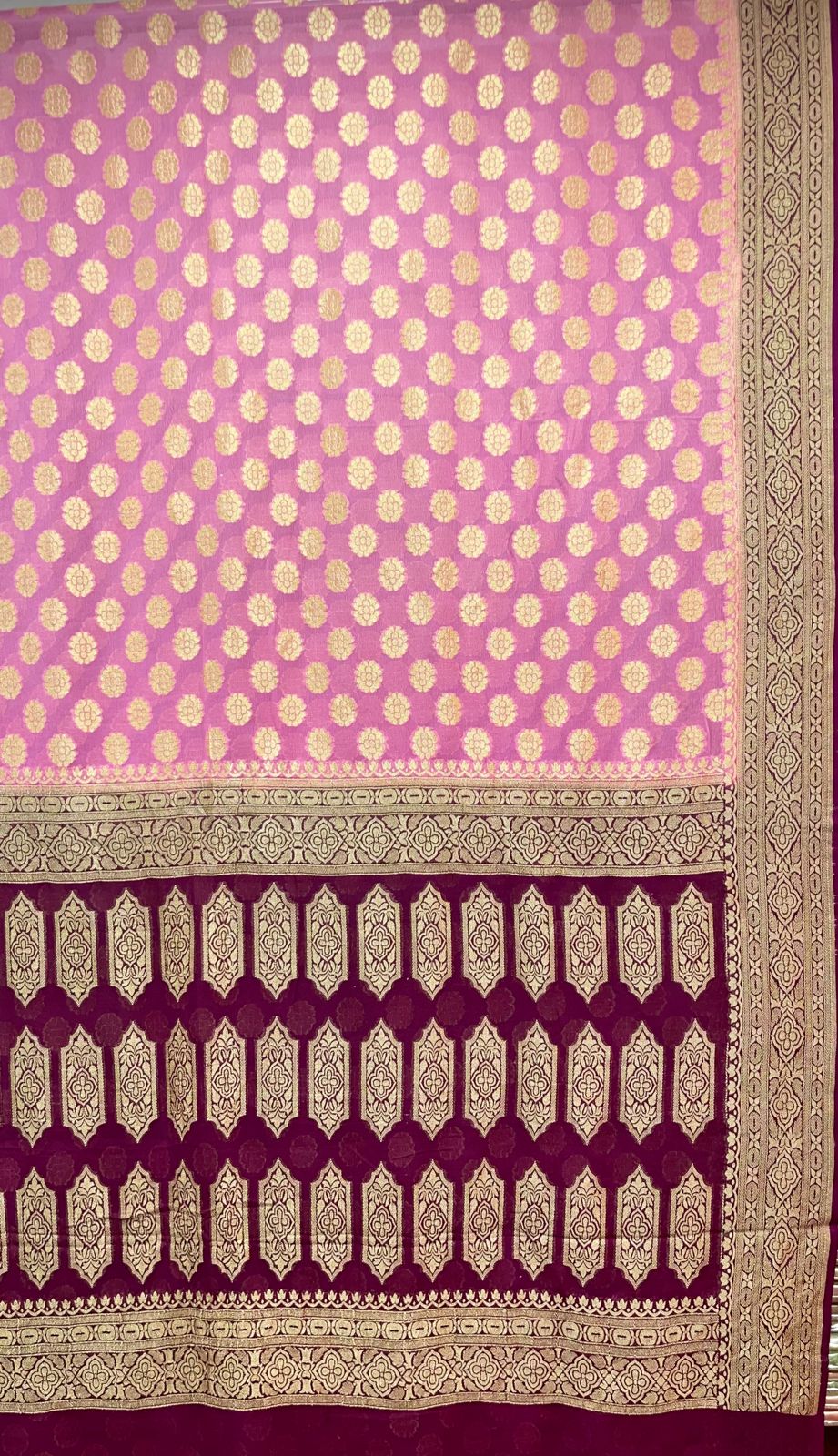 Radiant Threads: Faishana's Pure Silk Handloom Pink Khaddi Georgette Kadhwa Zari Booti Adorned in Kadhwa Magenta Pallu & Blouse