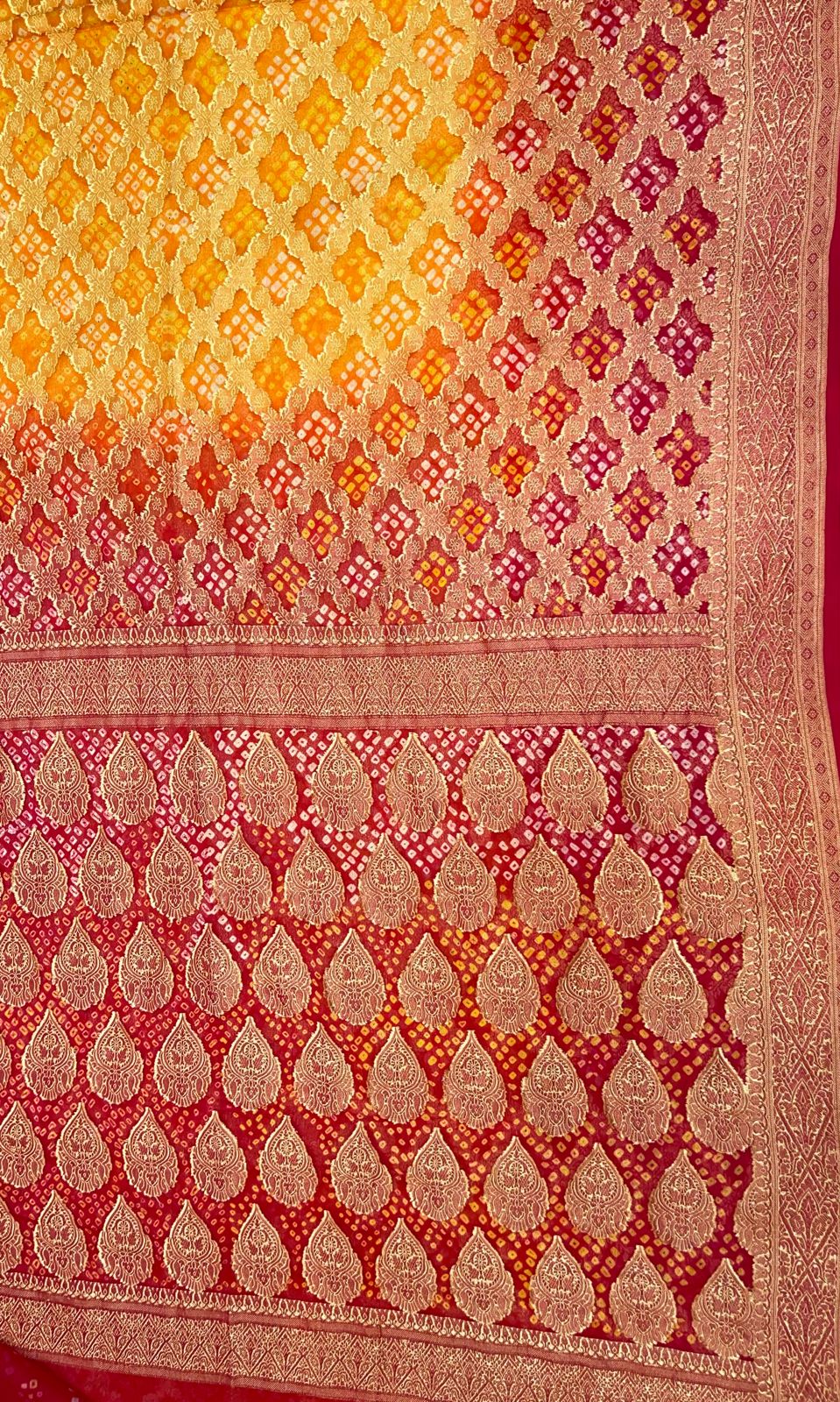 Sunset Splendor: Faishana's Vibrant 2D Yellow and Orange Katan Georgette Bandhej Zari Kadhwa Jaal Chunri Booti with Kadhwa Contrasting Red Pallu and Blouse Saree