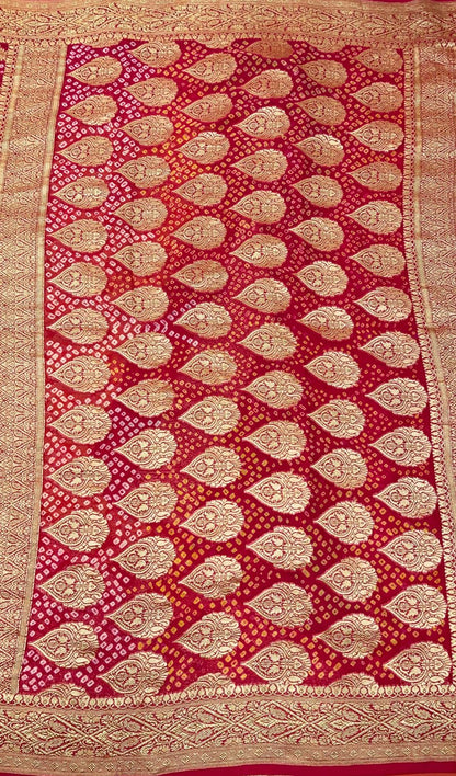 Sunset Splendor: Faishana's Vibrant 2D Yellow and Orange Katan Georgette Bandhej Zari Kadhwa Jaal Chunri Booti with Kadhwa Contrasting Red Pallu and Blouse Saree