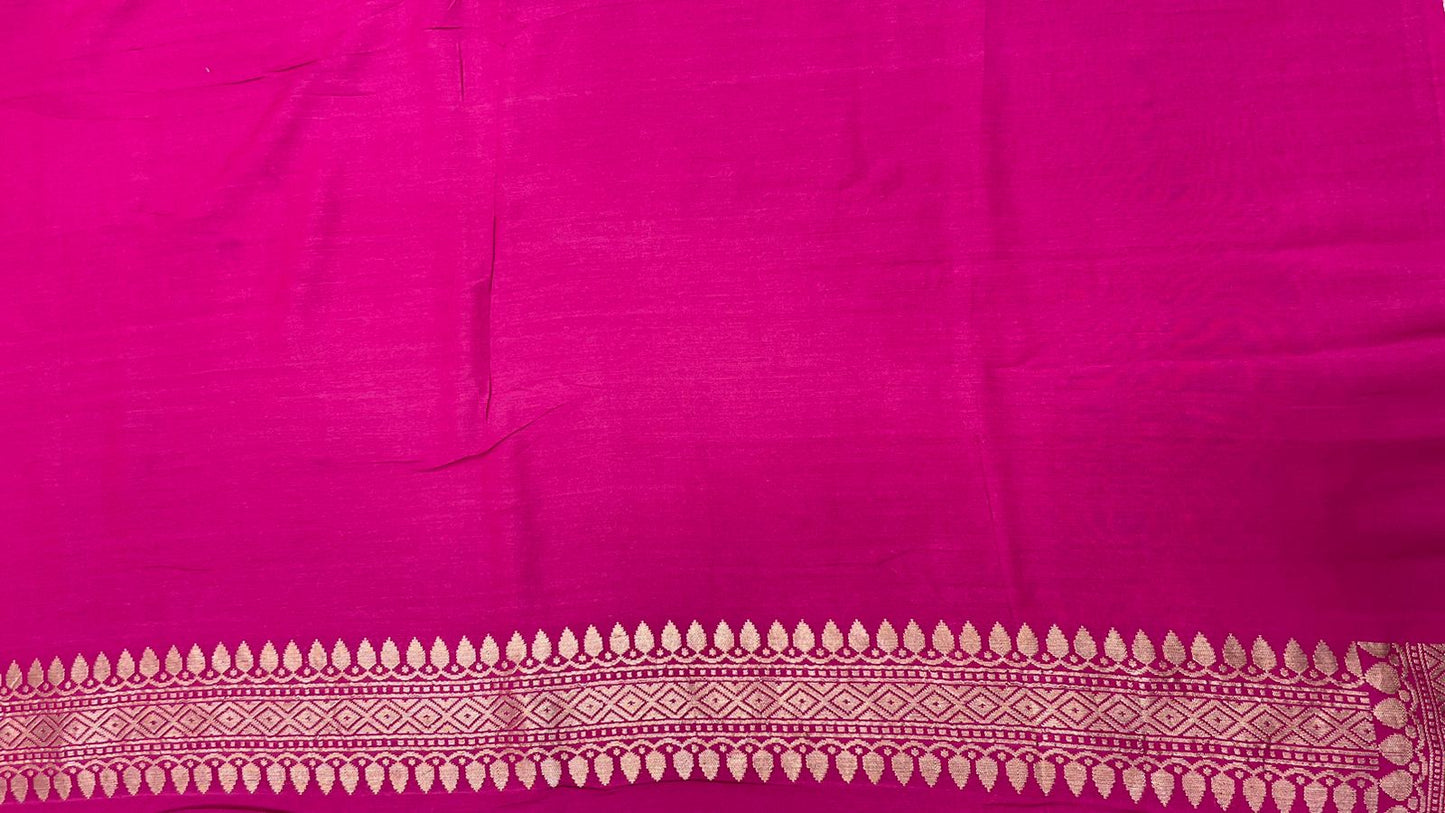 Faishana's Elegance in Bloom: Pure Silk Handloom Navy Blue Floral Mina Jaal Khaddi Georgette Saree with Pink Kadhwa Anchal & Blouse