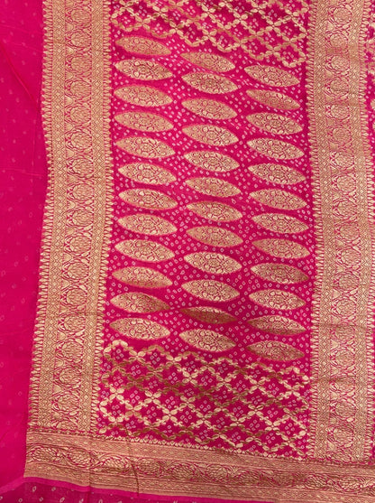 Rose Splendor: Faishana's Vibrant 2D Light Pink Katan Georgette Bandhej Zari Kadhwa Jaal Chunri Booti with Kadhwa Pink Pallu and Blouse Banarasi Saree