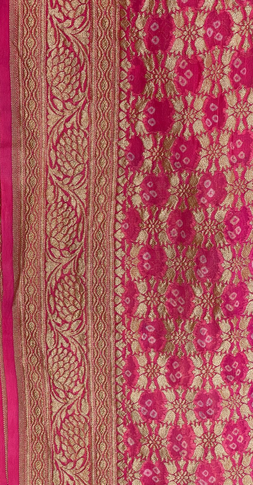 Rose Splendor: Faishana's Vibrant 2D Light Pink Katan Georgette Bandhej Zari Kadhwa Jaal Chunri Booti with Kadhwa Pink Pallu and Blouse Banarasi Saree