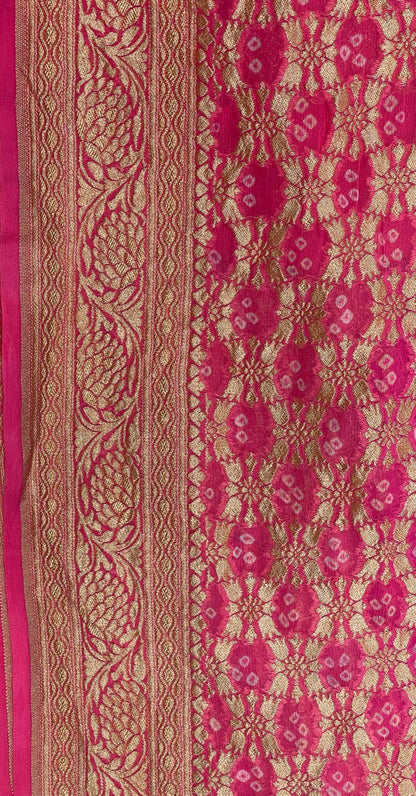 Rose Splendor: Faishana's Vibrant 2D Light Pink Katan Georgette Bandhej Zari Kadhwa Jaal Chunri Booti with Kadhwa Pink Pallu and Blouse Banarasi Saree