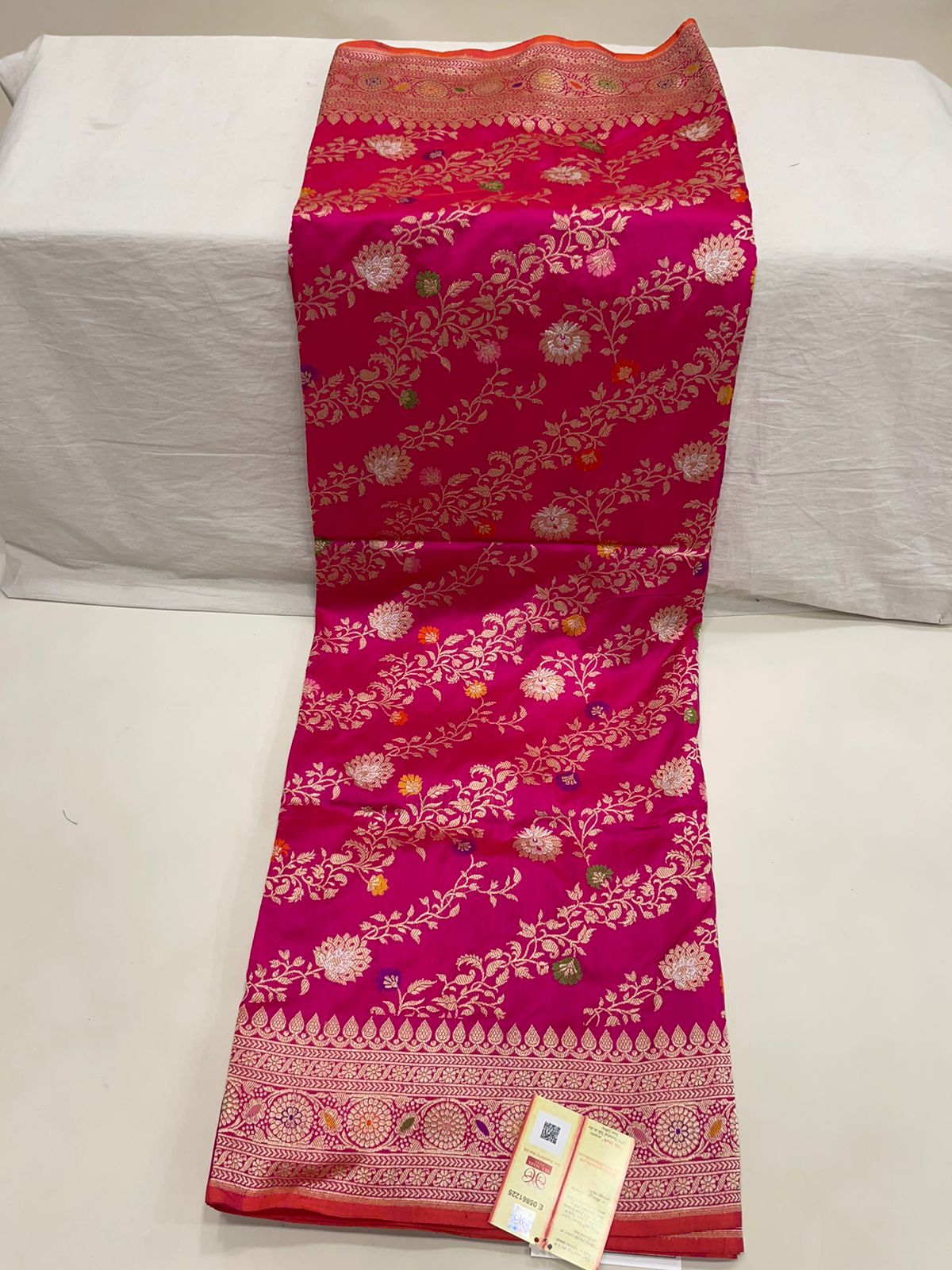 Faishana Pure Silk Handloom Katan Silk Pink Aada Kadhwa Meenakari Jangla Kadhwa Border with Pink Blouse