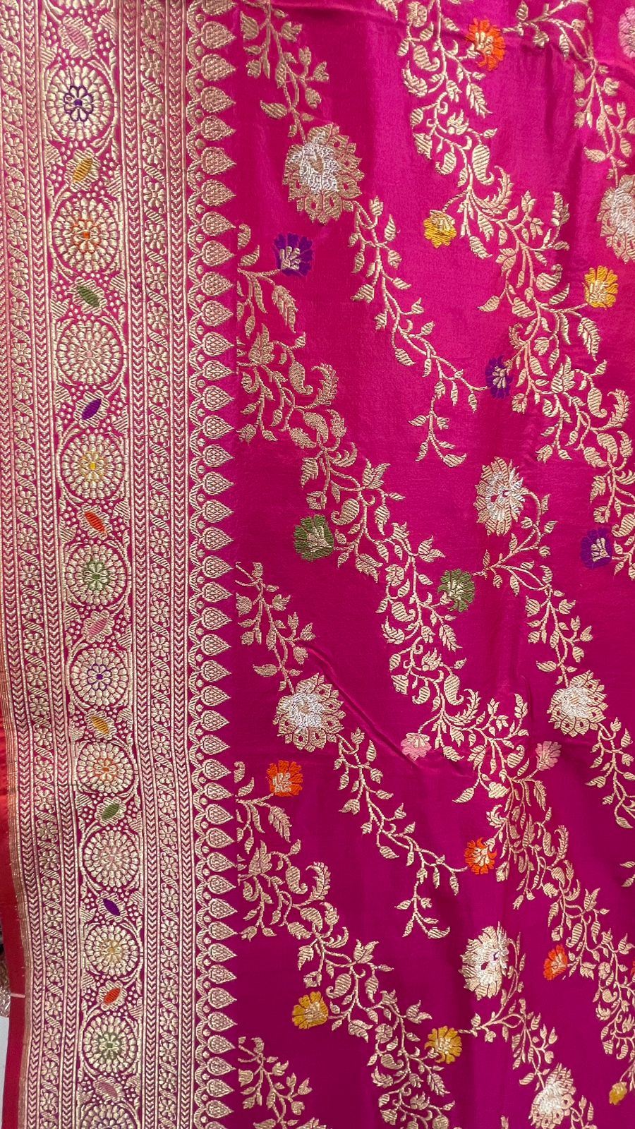 Faishana Pure Silk Handloom Katan Silk Pink Aada Kadhwa Meenakari Jangla Kadhwa Border with Pink Blouse