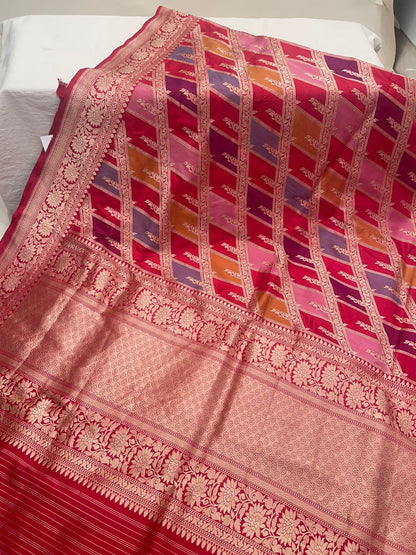 Faishana Pure Silk Handloom Red Rangkaat Diagonal Zari Color Block Kadhwa weaving Anchal Zari Border with Red Kadhwa Blouse Banarasi Saree